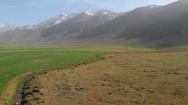 Dağlı güzel bir manzara.