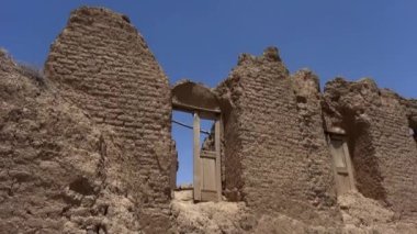 Dünya mirası alanının kutsal yerindeki antik tapınağın kalıntıları.