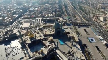 Güzel bir şehrin havadan görünüşü, Dubai, Birleşik Arap Emirlikleri.