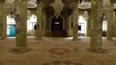 İstanbul 'da cami, hindi