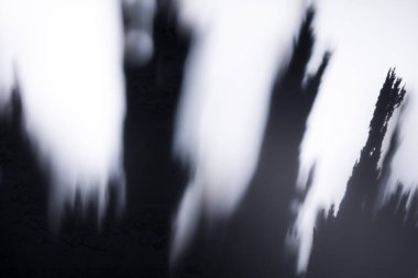 Demir tozunun manyetik alana tepkisi. Demir dolgu çivileri. Neodim mıknatısı. Manyetik alanın görselleştirilmesi. Aşırı detay. Soyut gelecek dokuları ve kalıpları.