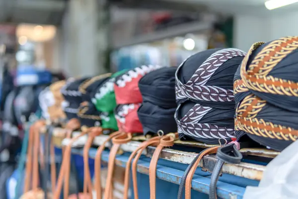 Kiraz Çiçekleri ve Kırmızı Fenerler Çin 'de Yeni Yıl Kutlaması