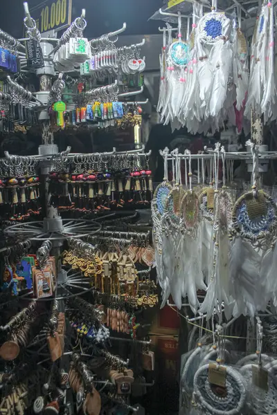 Market Stall 'da sergilenen Düş Yakalayıcılar ve Hediyelik Eşyalar