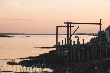 Stonington 'da Pembe Günbatımı Maine Balıkçılık Şehri Kıyı Bölgesi