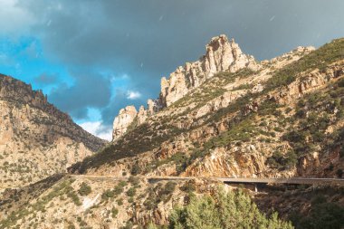 Tuscon Arizona 'da Lemmon Dağı Bulutlu Gökyüzü Manzaraları