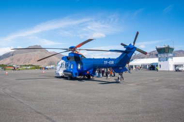 Hornafjordur İzlanda - 25 Haziran 2022: İzlanda Sahil Güvenlik Airbus H225 helikopteri, TF-EIR