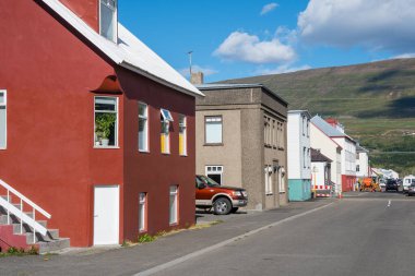 Kuzey İzlanda 'daki Akureyri kasabasındaki binalar