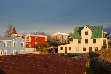 Kuzey İzlanda 'daki Hrisey adasında güneşli bir yaz günü