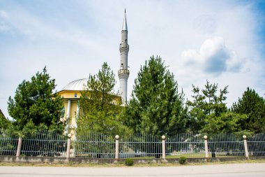 Kosova 'nın kırsal kesimindeki Radoste kasabasındaki cami