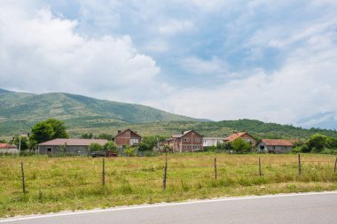 Kosova 'nın kırsalında güzel bir köy