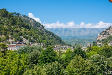 Arnavutluk 'un Berat kentindeki Unesco dünya mirası sahasına bir göz at