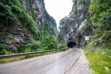 Kosova kırsalındaki Rugova kanyonunun güzel doğası