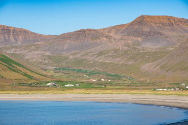 İzlanda 'nın batısında Onundarfjordur' daki Breidadalur Vadisi