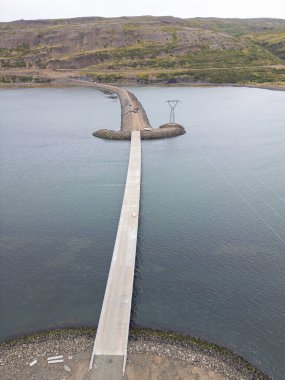 Batı İzlanda 'da Thorskafjordur fiyortu üzerinde yeni bir yol ve köprü inşaatı