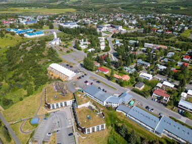 Doğu İzlanda 'daki Egilsstadir kasabasının hava manzarası