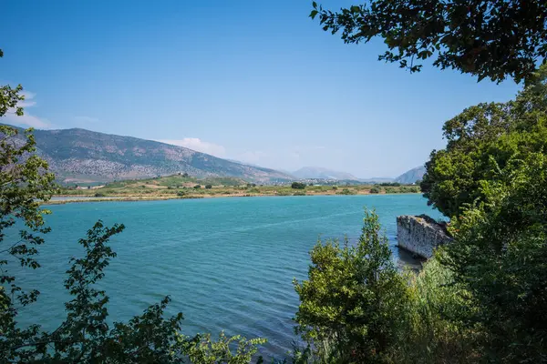 Güney Arnavutluk 'taki Butrint ulusal arkeoloji parkının güzel manzarası