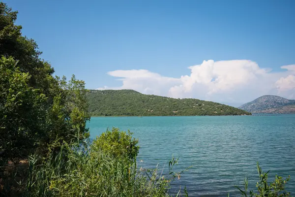 Güney Arnavutluk 'taki Butrint ulusal arkeoloji parkının güzel manzarası