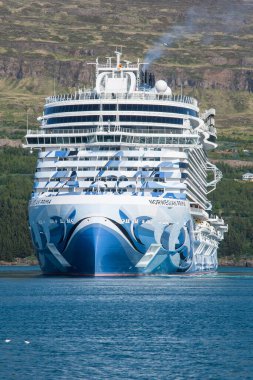 Akureyri İzlanda, 13 Haziran. 2023: Norveç 'te Akureyri limanında gemi turu