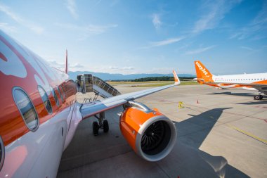 Cenevre İsviçre, 26 Haziran. Easyjet Airbus A320 jet uçağı