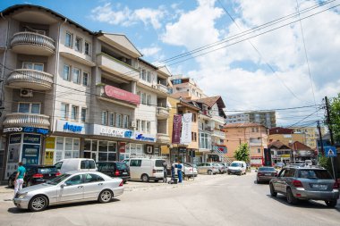 Prishtina Kosova, 26 Haziran. 2023: Şehir merkezinde sokaklar ve binalar