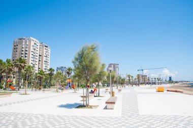 Durres Arnavutluk - 6 Temmuz. 2023: Şehirde modern mimari
