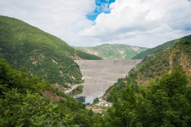 Arnavutluk 'un kuzeyindeki Fierza Hidroelektrik Santrali