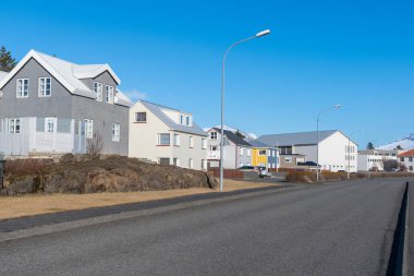 Güney İzlanda Hornafjordur 'daki Hofn kasabasındaki eski binalar