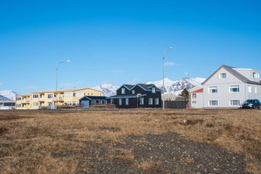 Güney İzlanda Hornafjordur 'daki Hofn kasabasındaki eski binalar