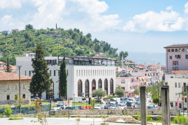 Berat Arnavutluk - 3 Temmuz. 2023: Şehir manzarası