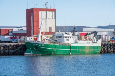 Patreksfjordur İzlanda, 22 Ağustos. 2023: Rıhtımdaki gemiler