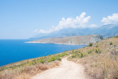 Arnavutluk Rivierasının güzel kıyı şeridi