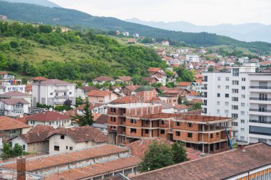 Kuzey Kosova 'daki güzel Peja kentine bakın
