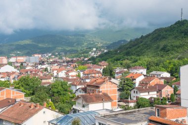 Kuzey Kosova 'daki güzel Peja kentine bakın