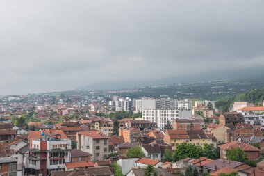 Kuzey Kosova 'daki güzel Peja kentine bakın
