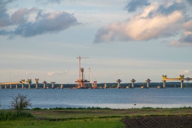 Danimarka 'daki Vordingborg yakınlarındaki yeni Storstrommen Köprüsü' nün inşaat alanı