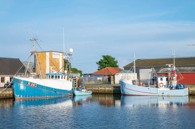 kerteminde Danimarka - 6 Haziran. 2024: Kerteminde limanında tekneler