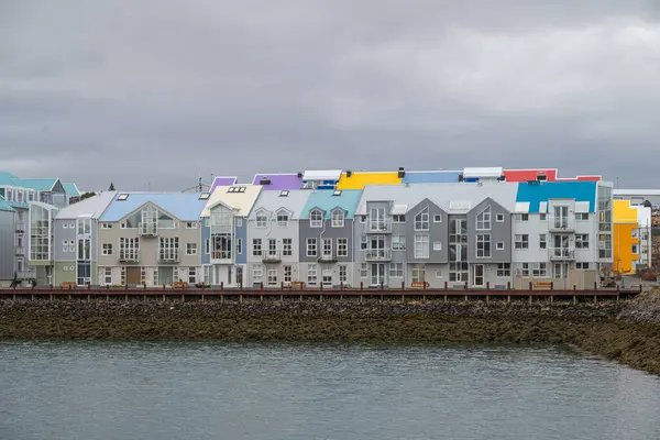 İzlanda 'nın Reykjavik şehrindeki bir mahallenin ufuk çizgisi