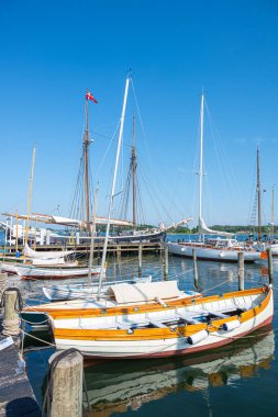 Svendborg Danimarka - 31 Mayıs. 2025: limanda eski tarihi tekneler