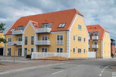 Danimarka 'nın Skagen kentindeki binalar bir yaz günü