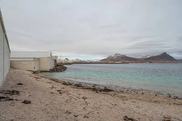 Batı İzlanda 'daki Akranes kasabasının kıyı şeridi