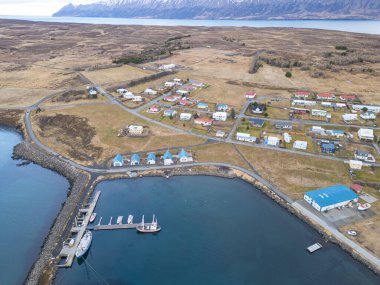 Kuzey İzlanda 'daki Hrisey adasının havadan görünüşü