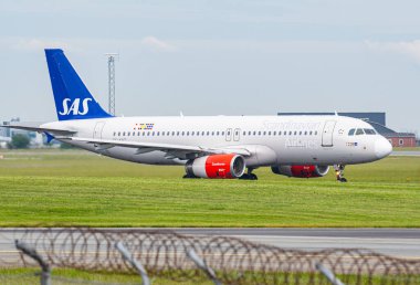 Kopenhag Danimarka - 30 Mayıs. 2024: OY-KAT SAS İskandinav Havayolları Airbus A320-232