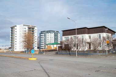 Batı İzlanda 'daki Akranes kasabasındaki binalar