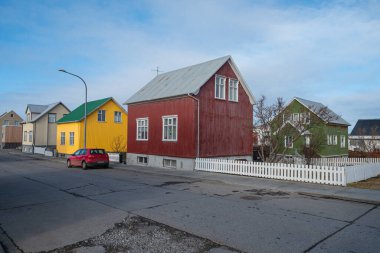 Batı İzlanda 'daki Akranes kasabasındaki binalar