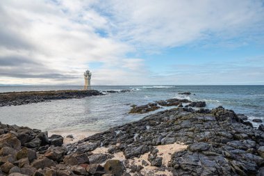 Batı İzlanda 'daki Akranes kasabasının deniz feneri.
