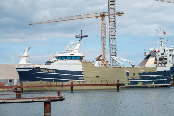 Skagen Danimarka - 4 Haziran. 2024: Limandaki gemiler