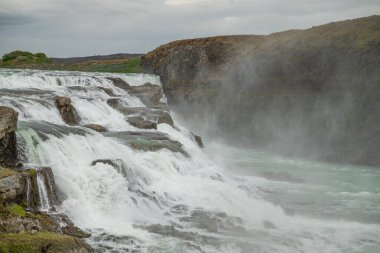 Güney İzlanda 'daki Şelale Gulfoss' un güzel manzarası.