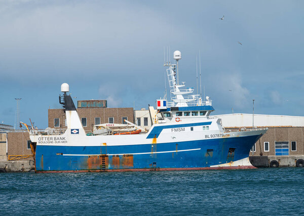 Ханстхольм Дания - 5 июня. 2024: Лодка в порту