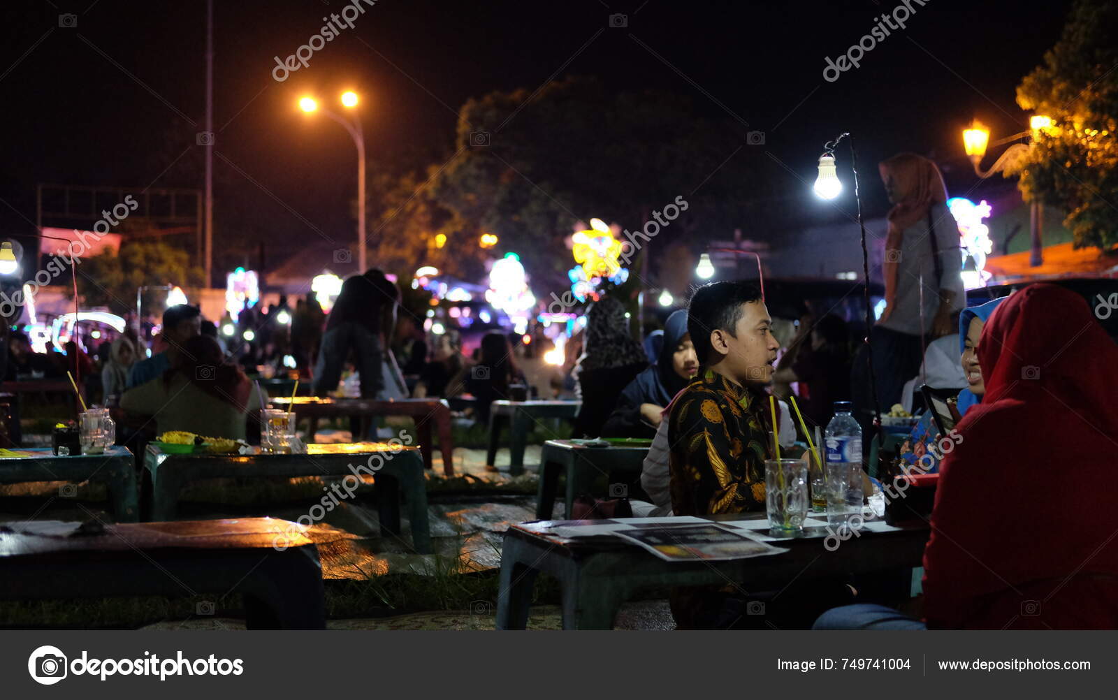 Yogyakarta Indonesia April 2017 Familiy Tourist Enjoy Indonesian Street
