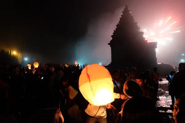 Stock image Dieng Kulon, Banjarnegara Province, Indonesia - May 29, 2018. People are flying sky lanterns at the Dieng Culture Festival